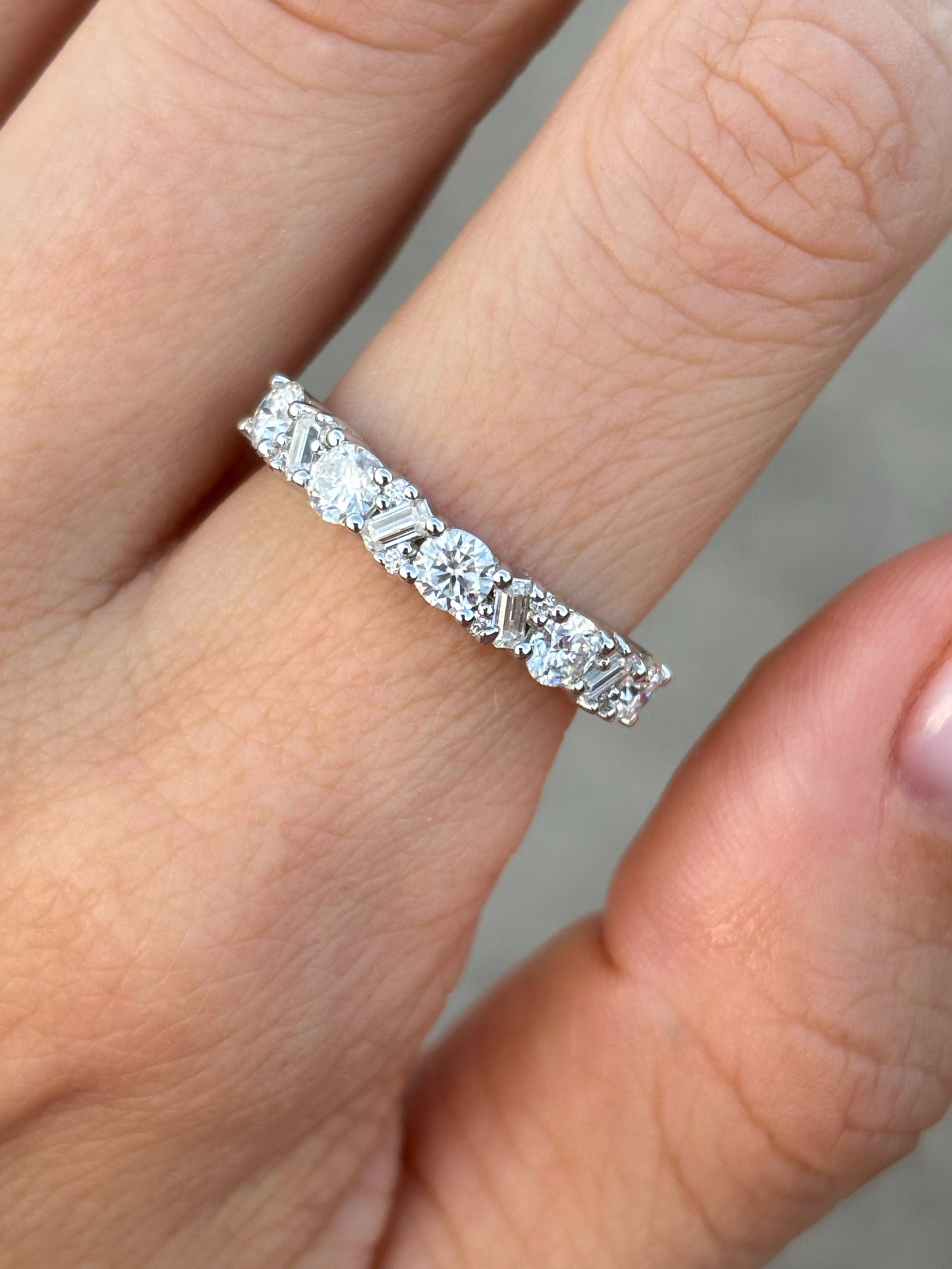 Multi stone band