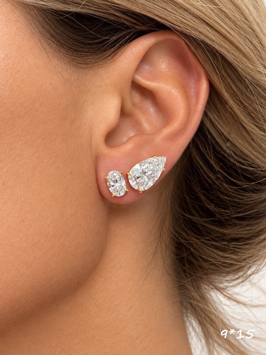Pear stone earrings
