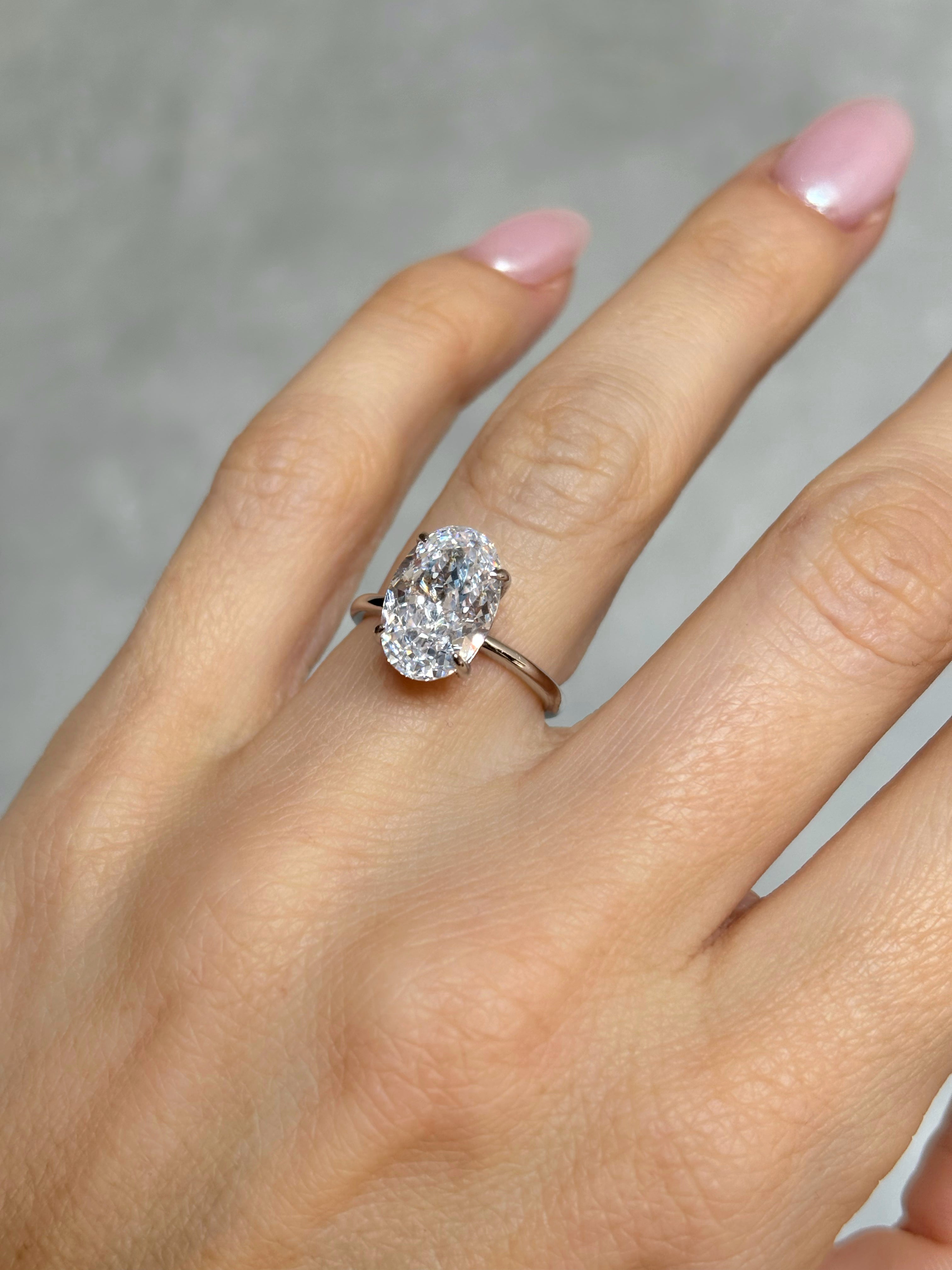 Crushed ice Oval stone ring