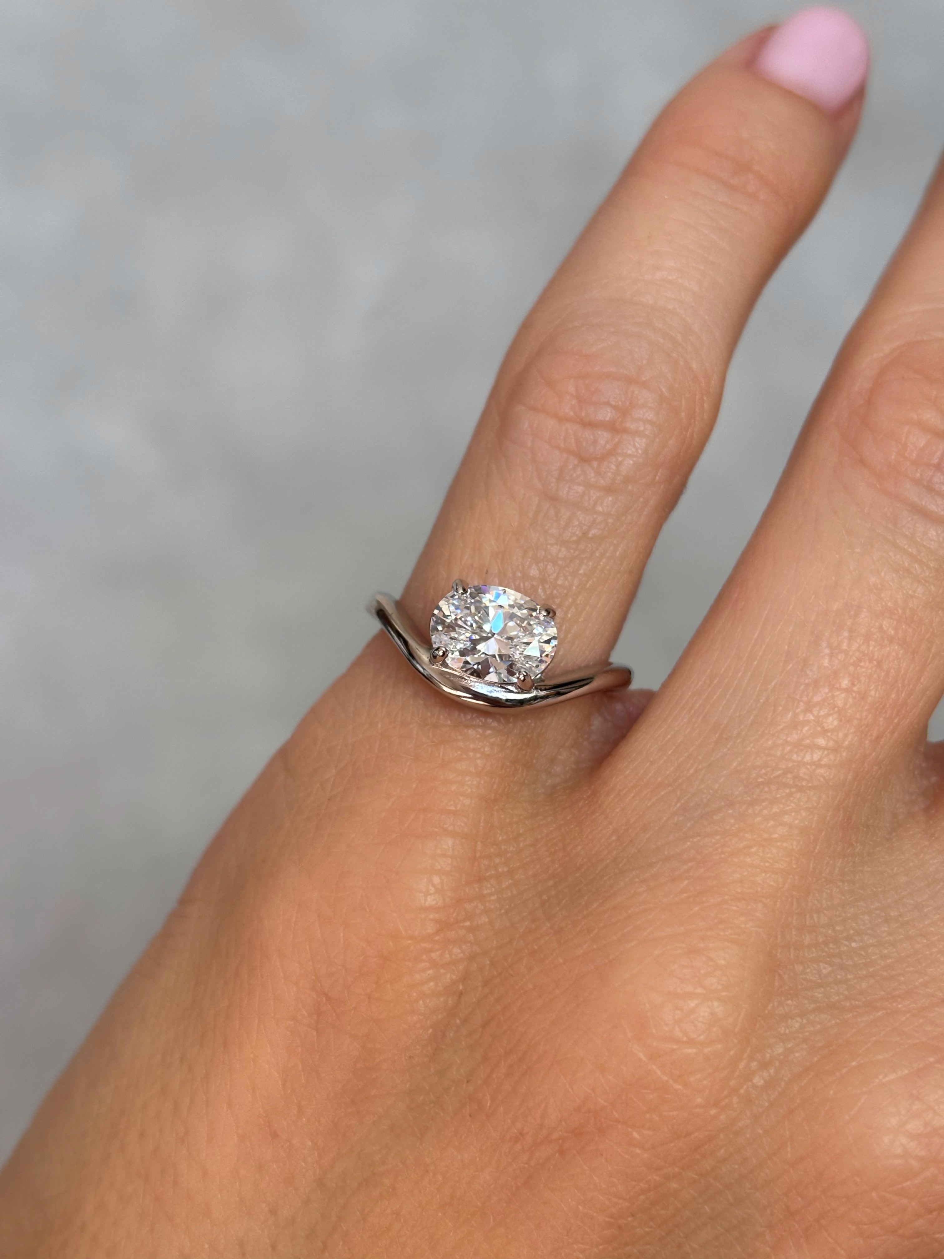 Curved Oval stone ring