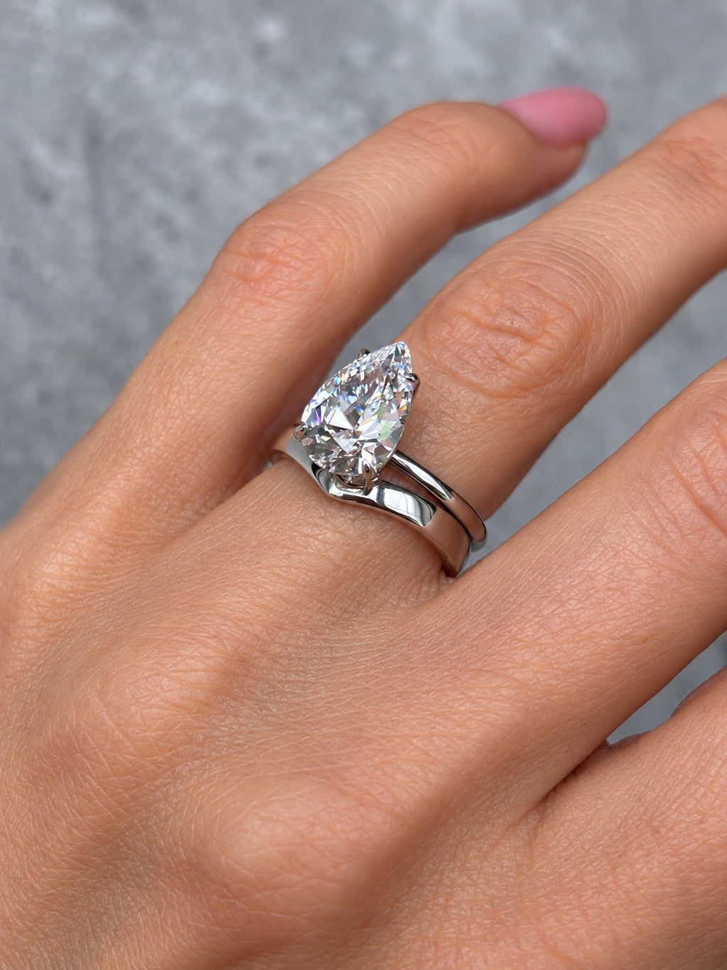 Wide Chevron band