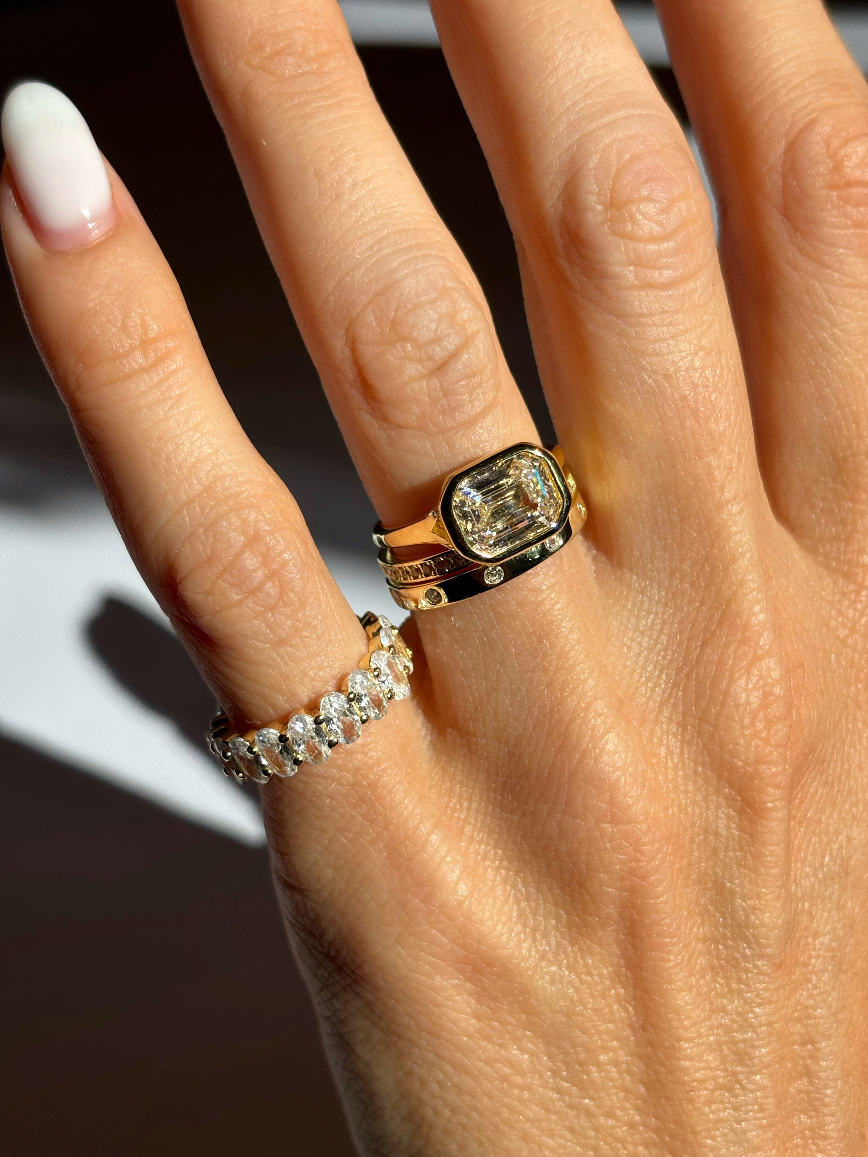 Flush set wedding band