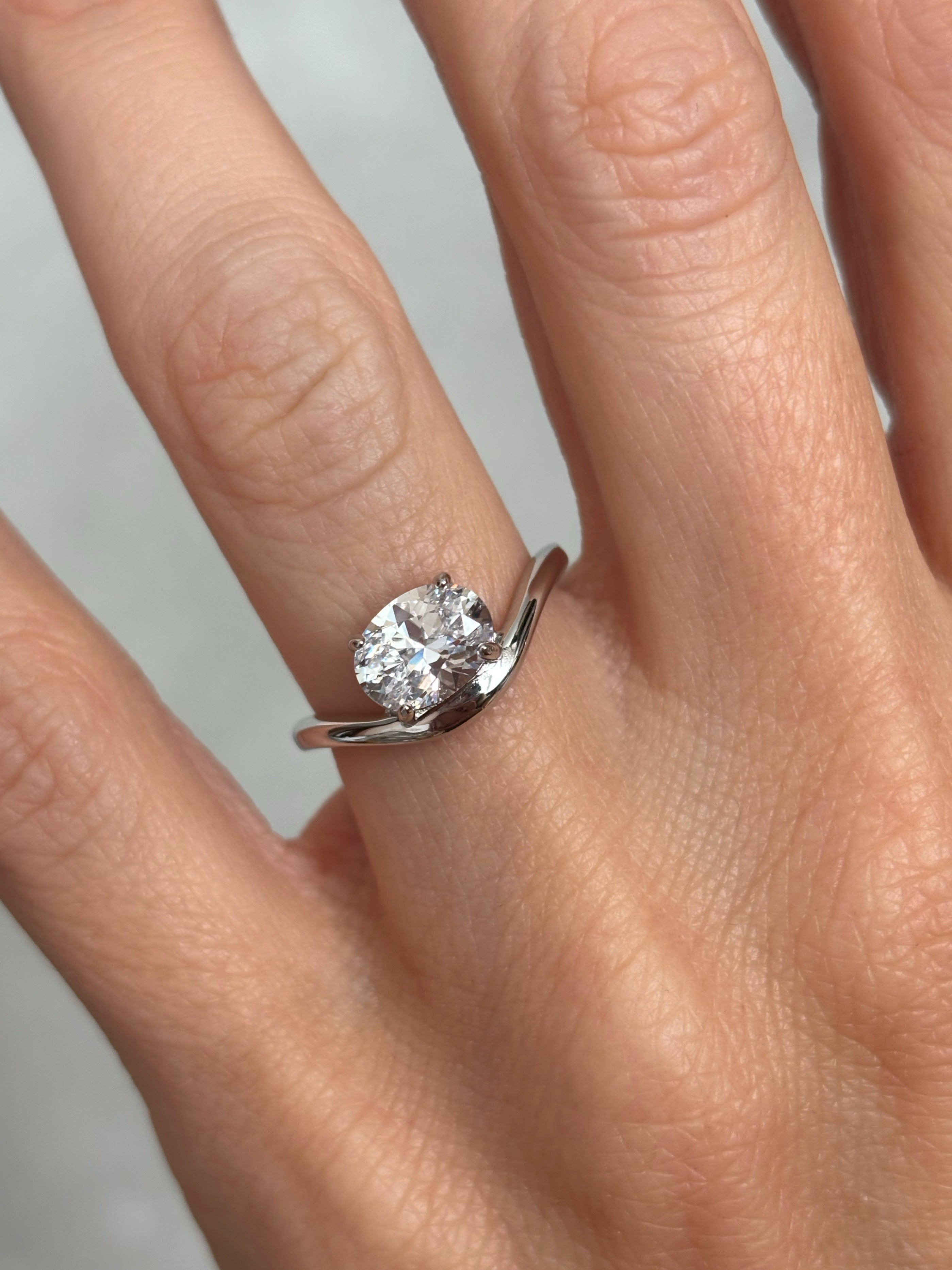 Curved Oval stone ring