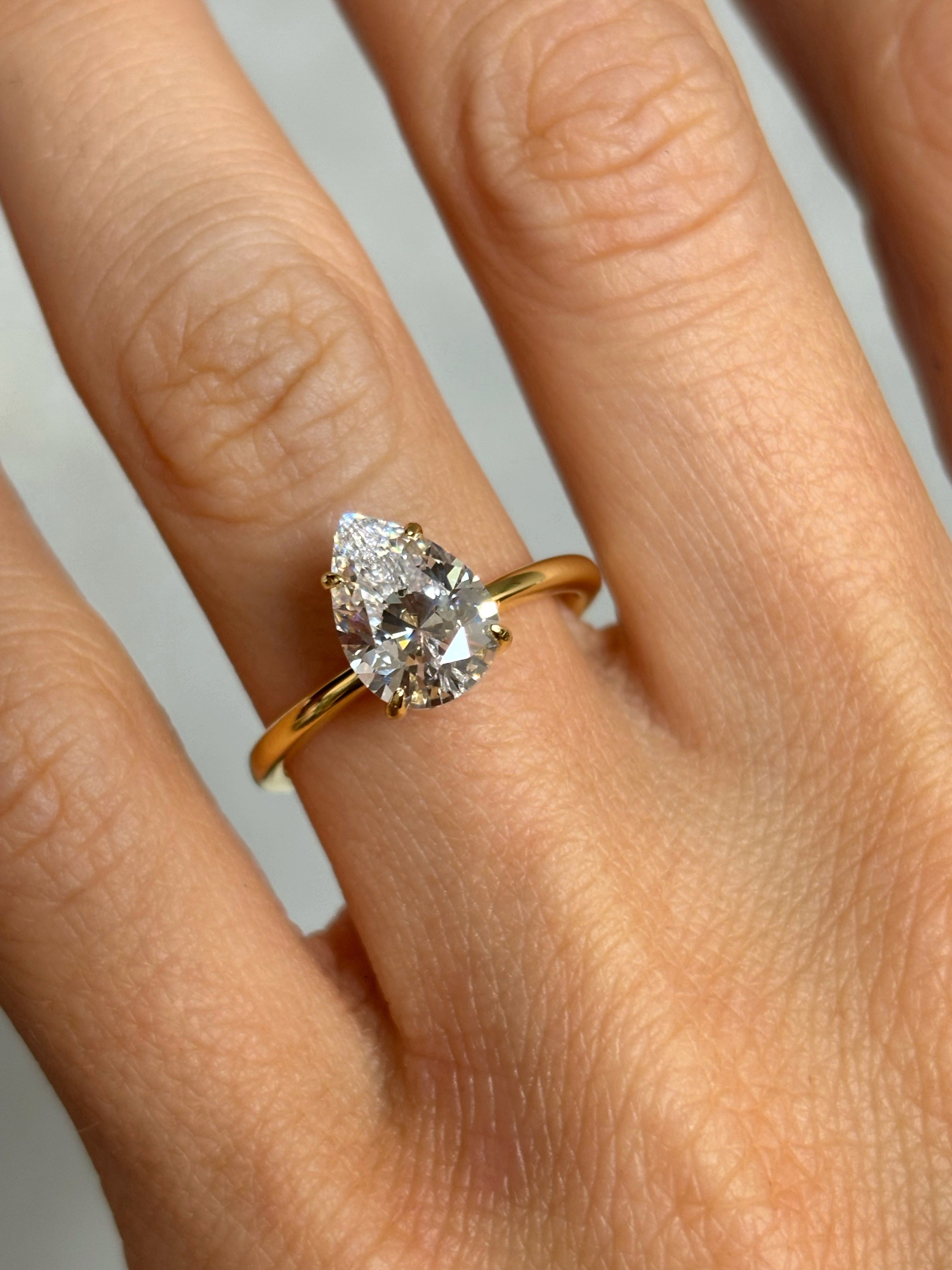 Pear stone ring