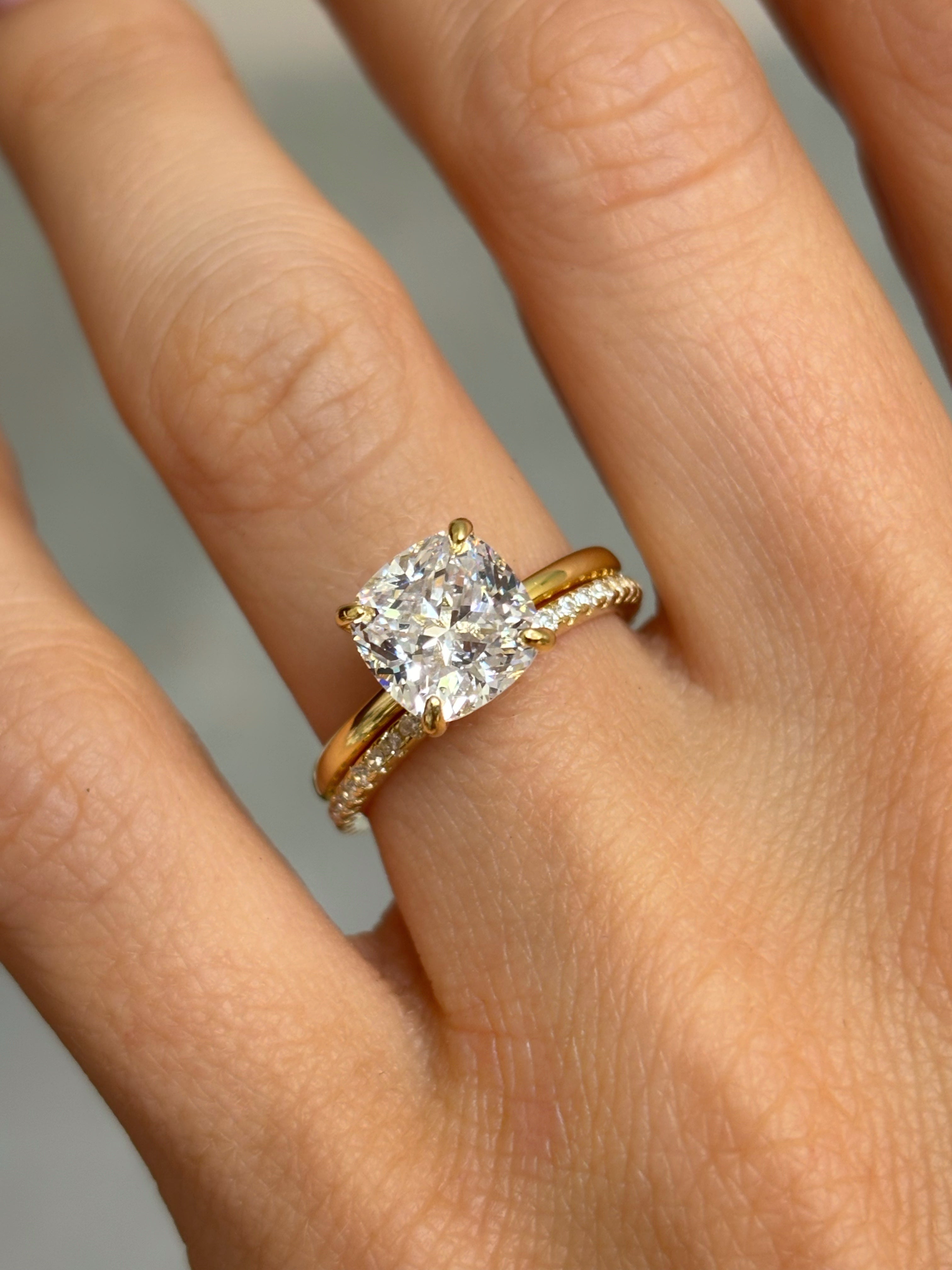 Cushion stone ring