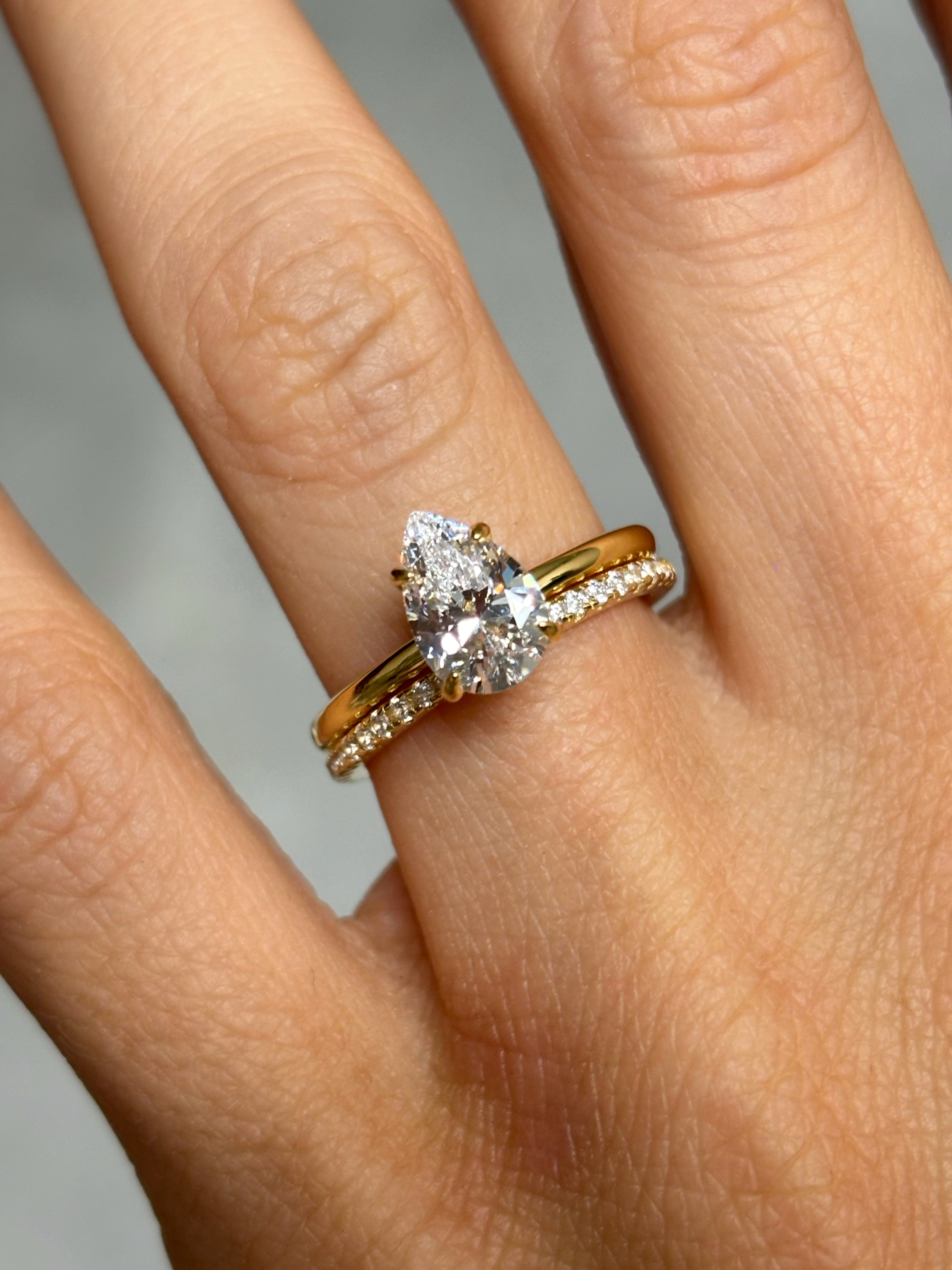Pear stone ring