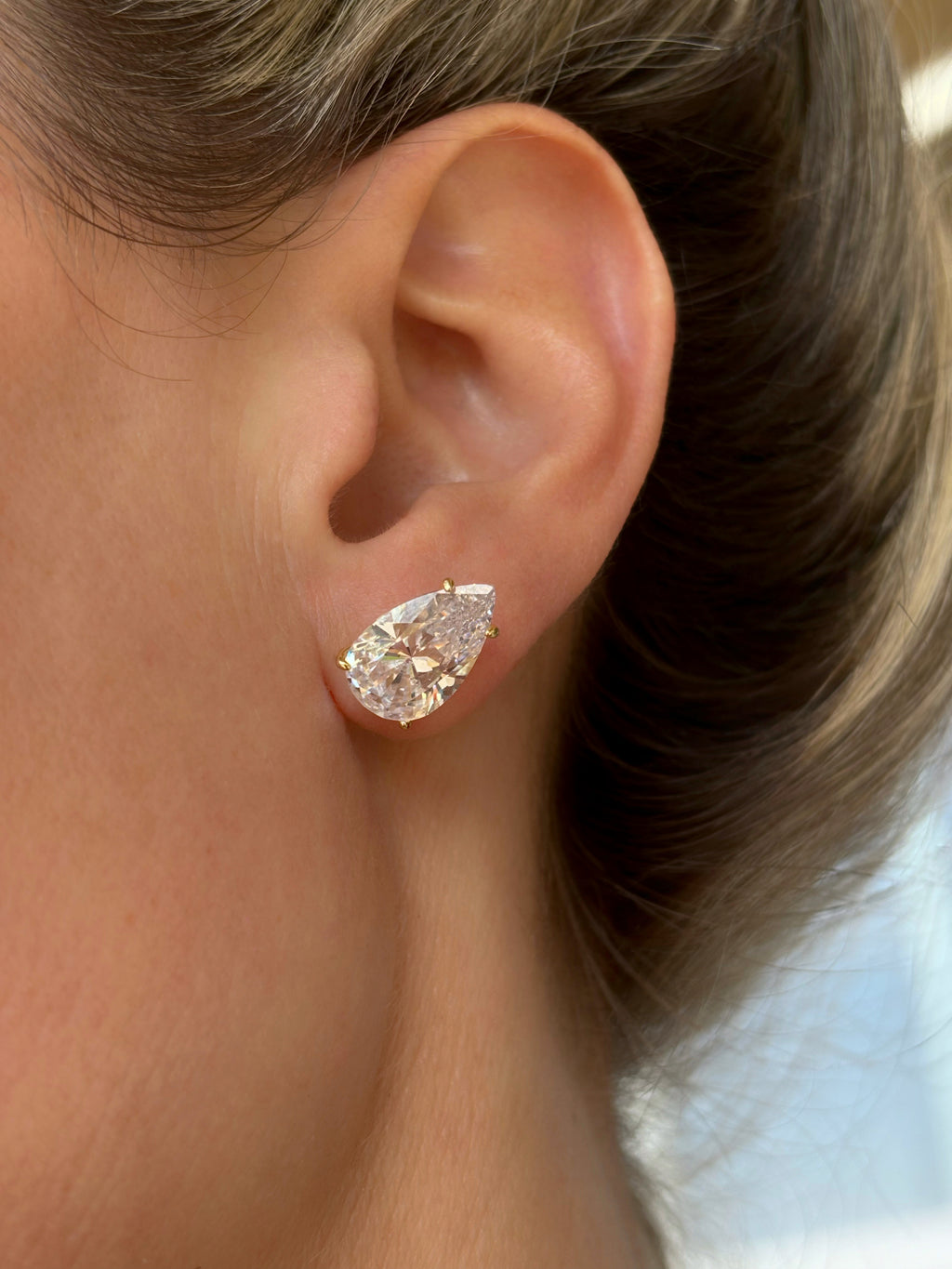 Pear stone earrings