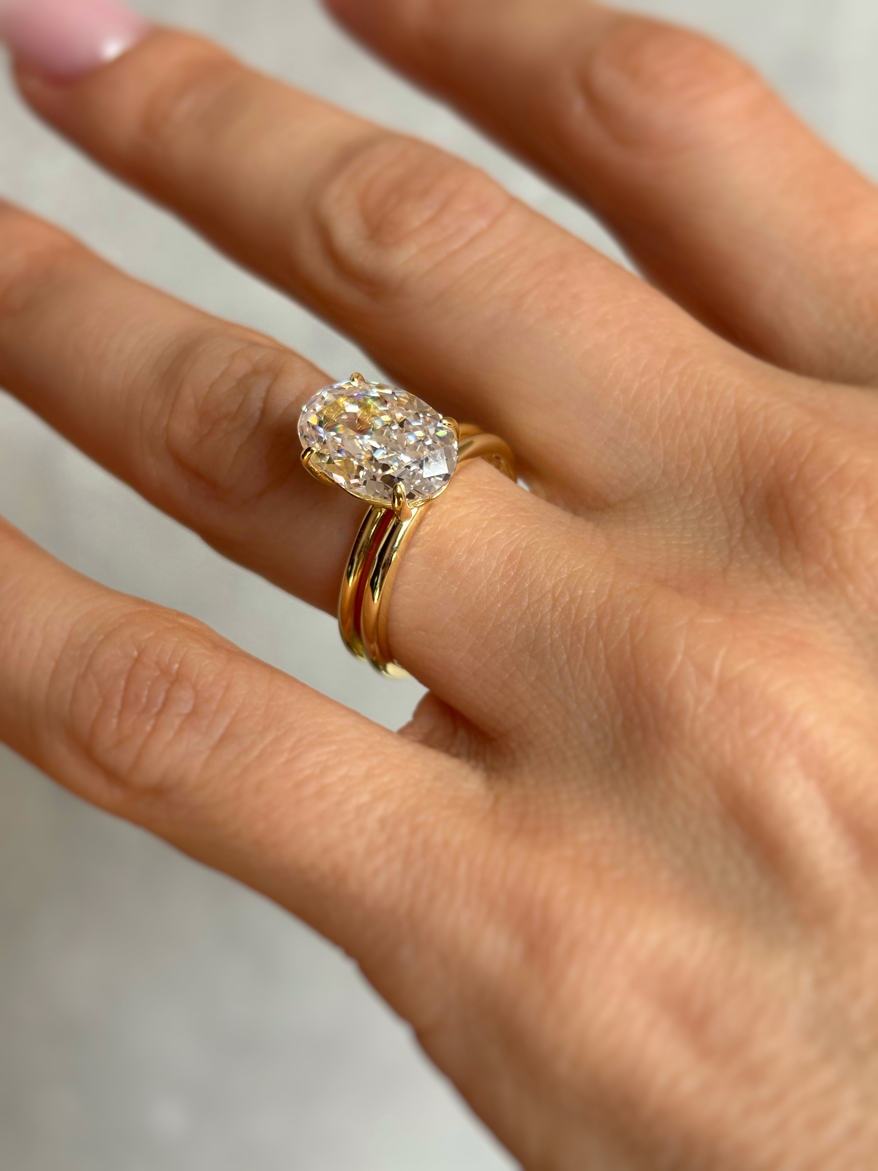 Crushed ice Oval stone ring