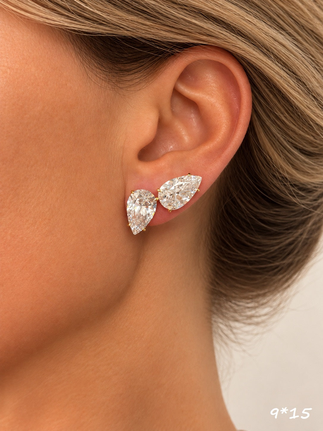 Pear stone earrings
