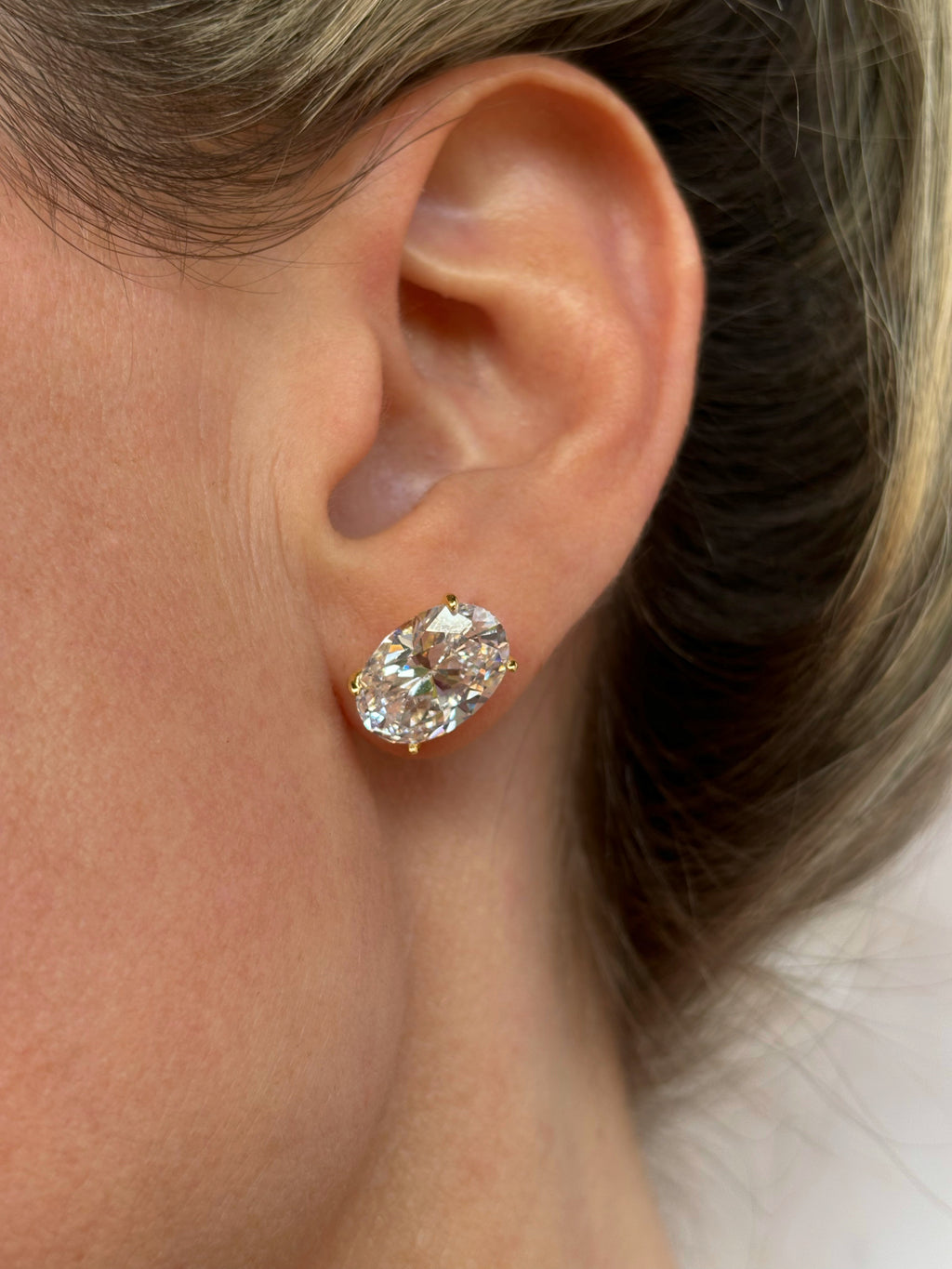 Oval stone earrings