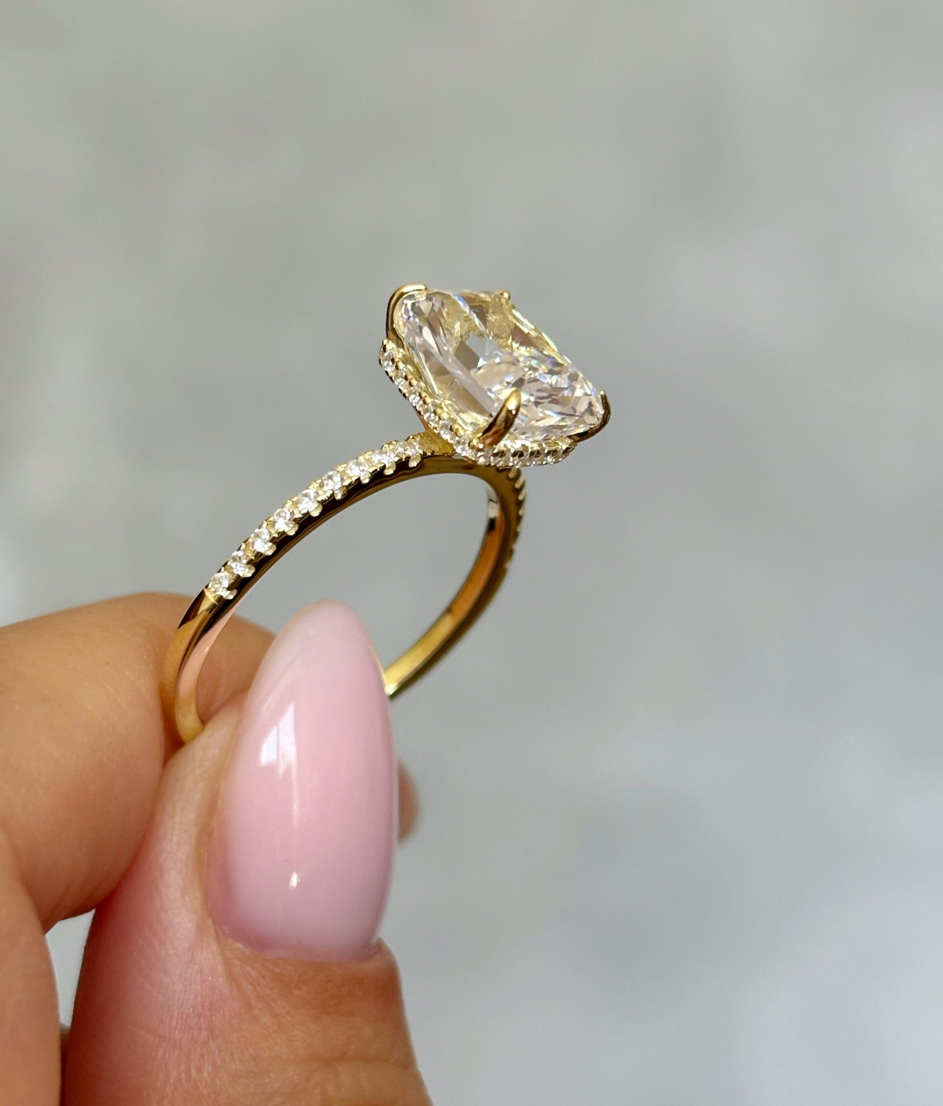 Radiant-Cut ring