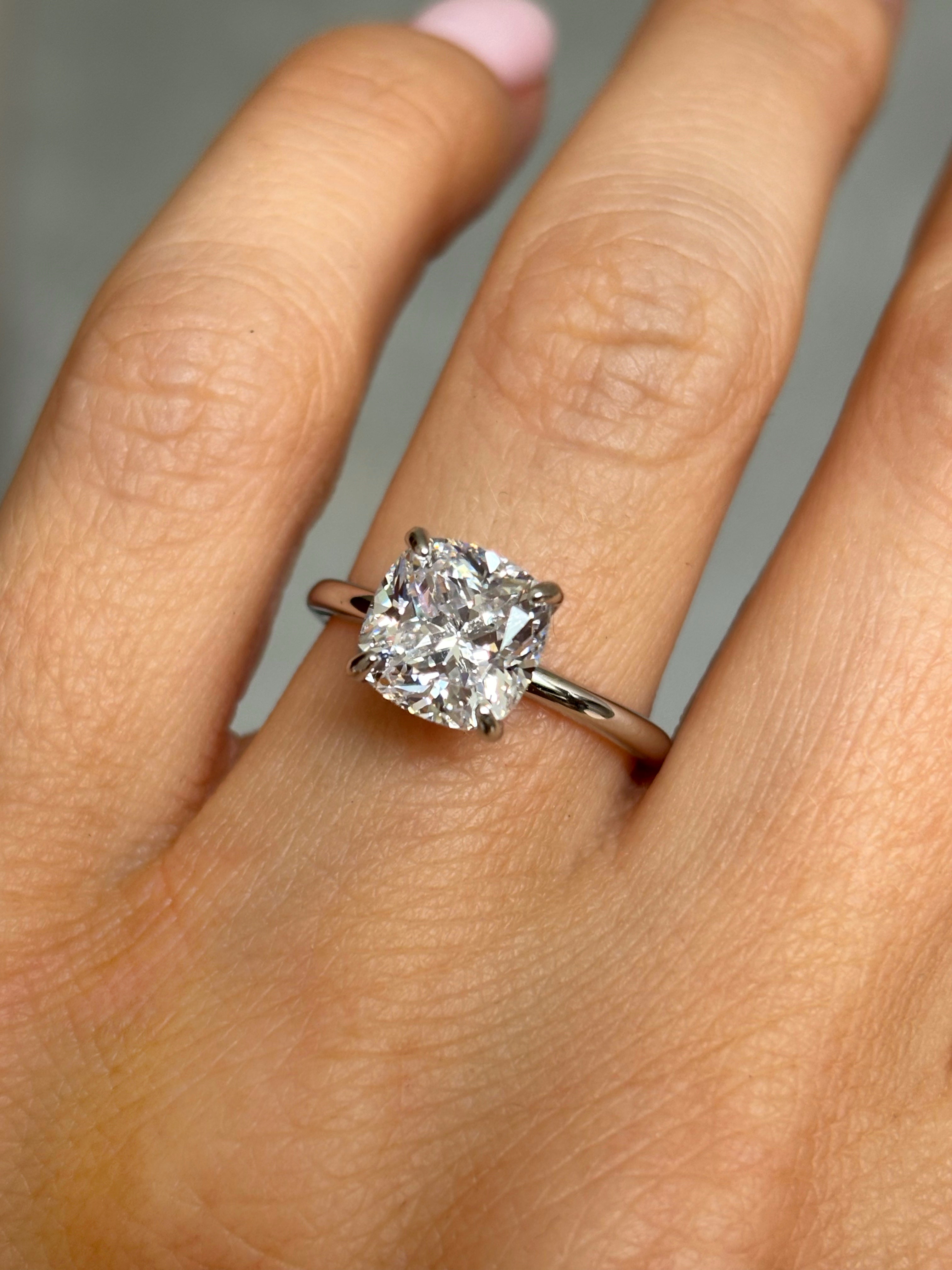 Cushion stone ring