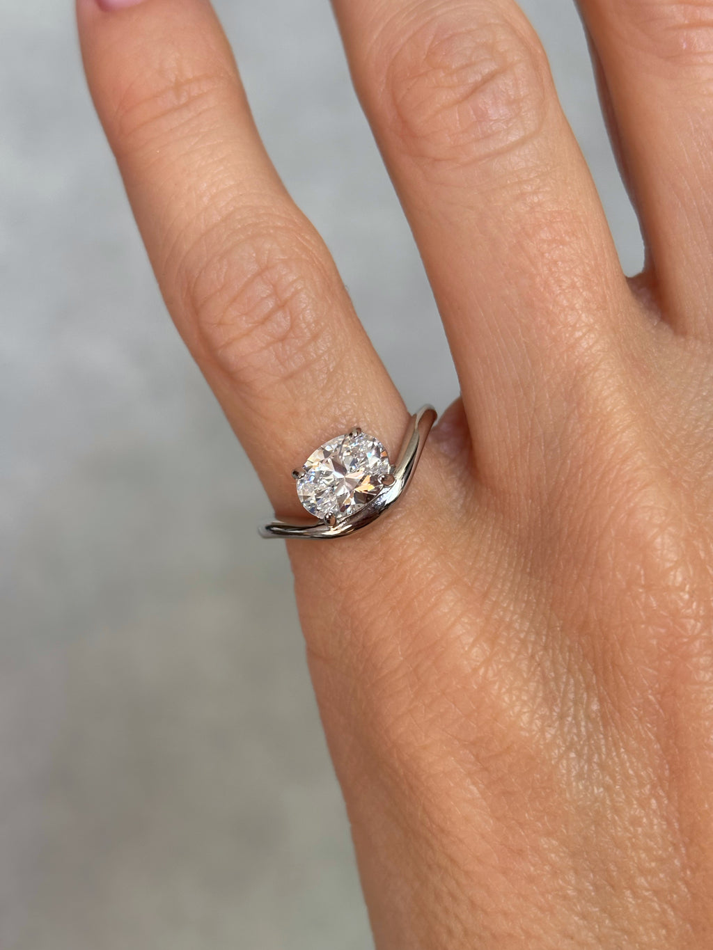 Curved Oval stone ring