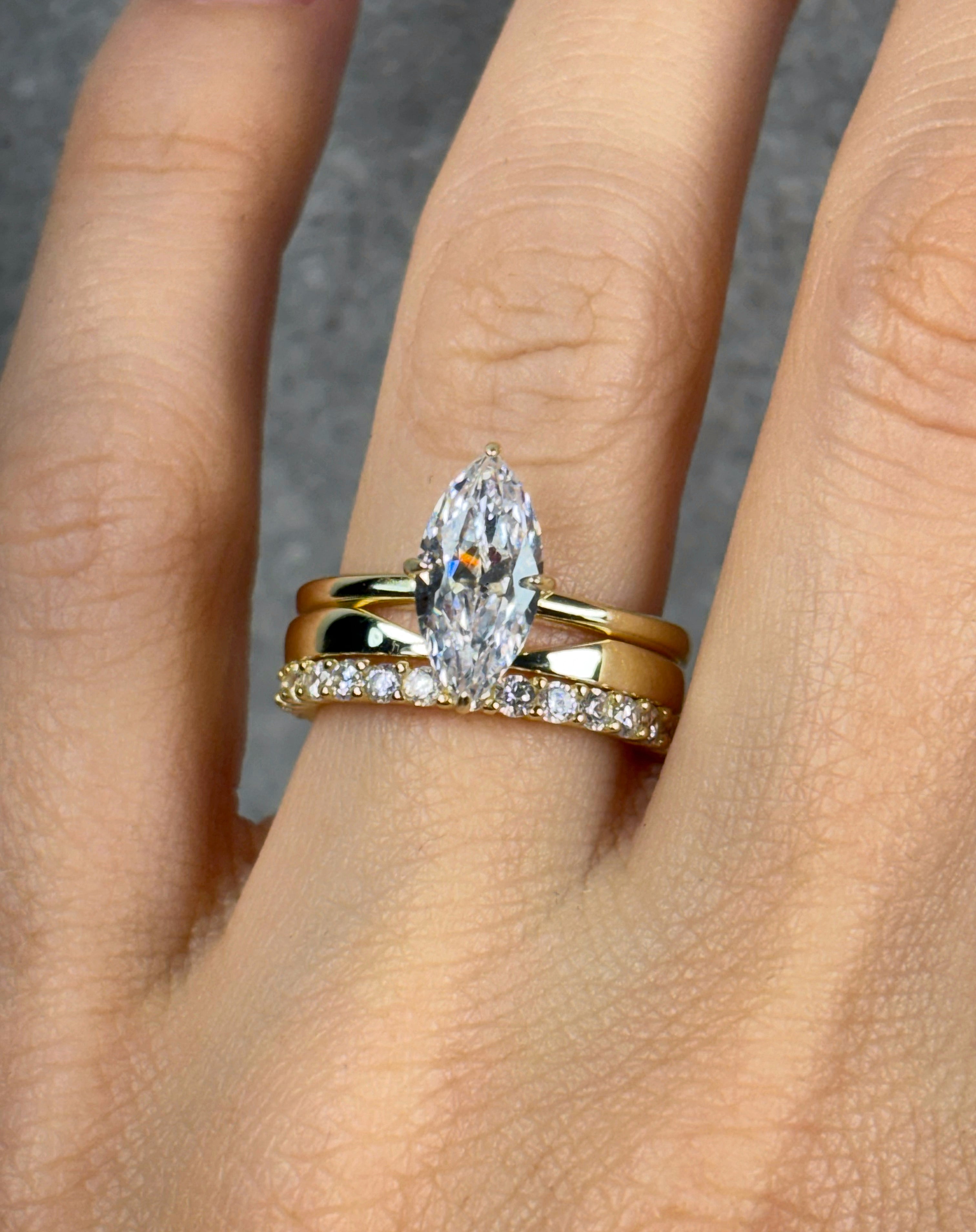 V shaped band