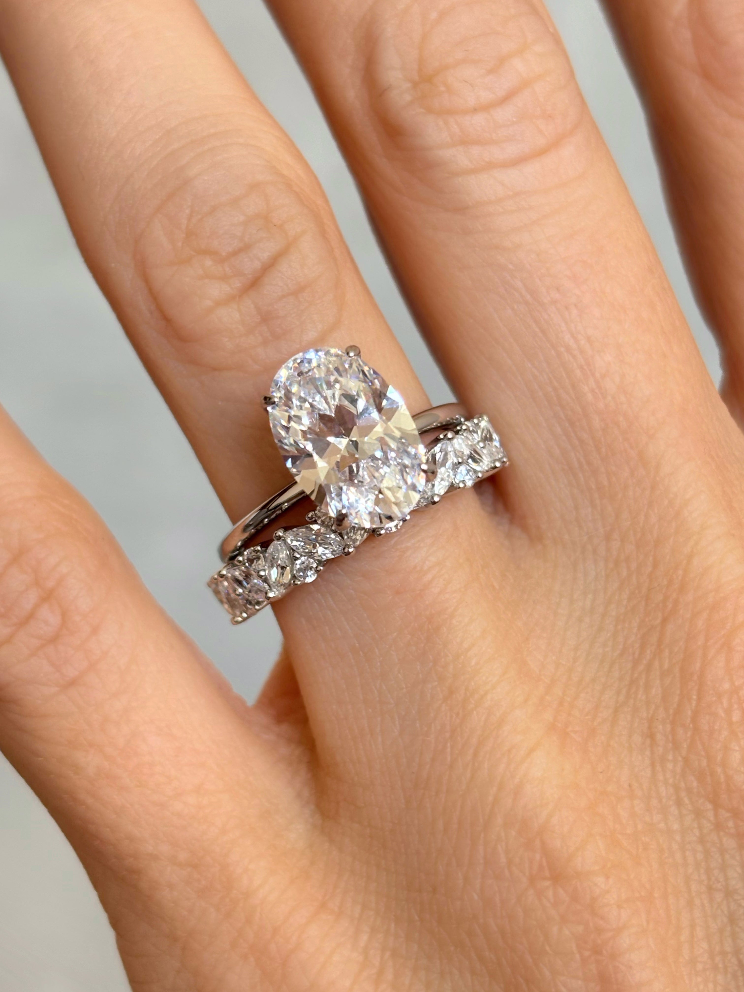 Marquise stone band