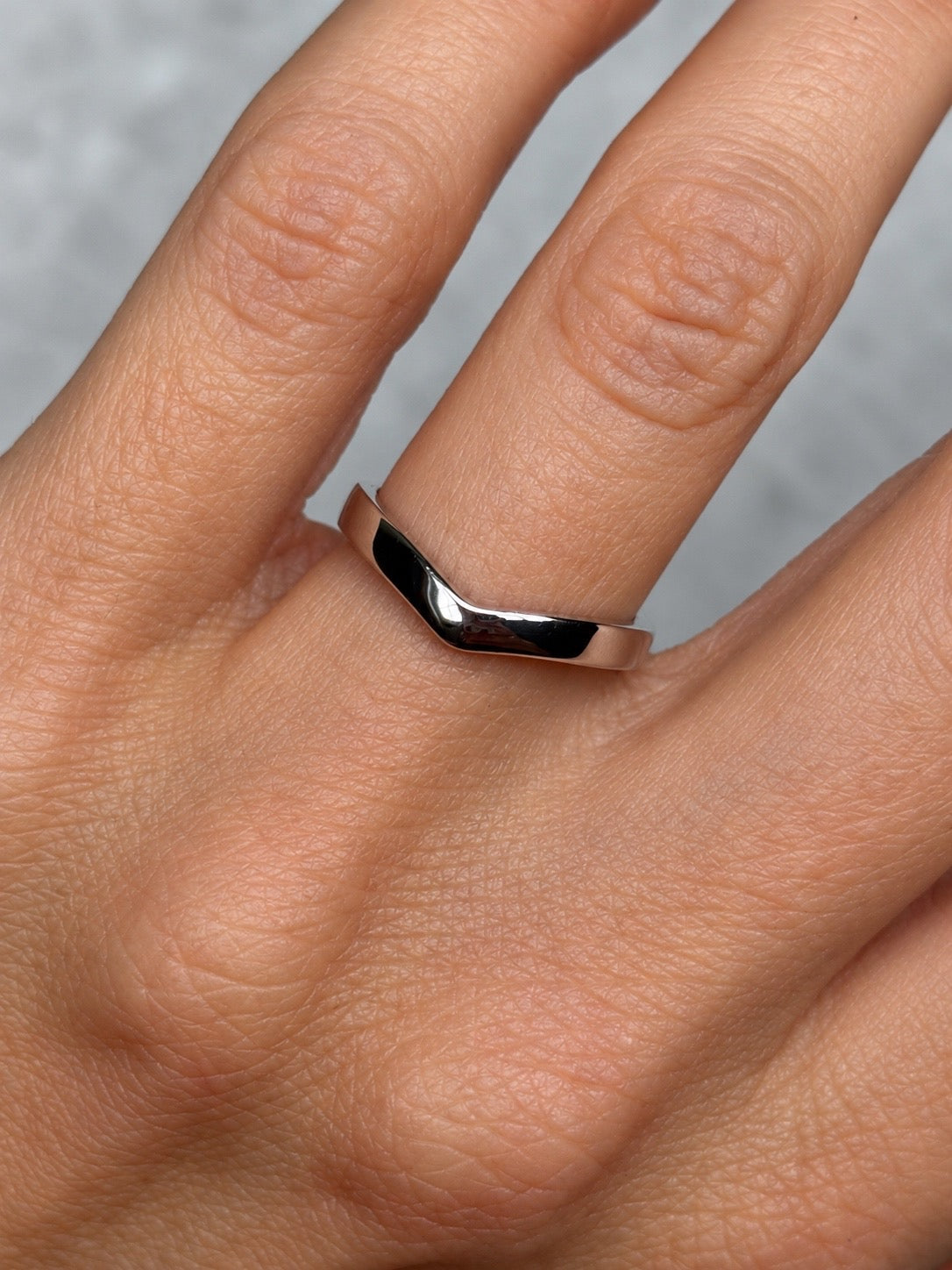 Wide Chevron band