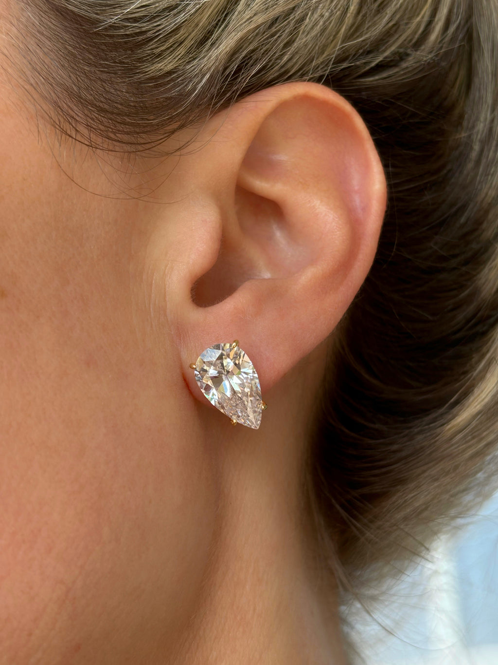 Pear stone earrings