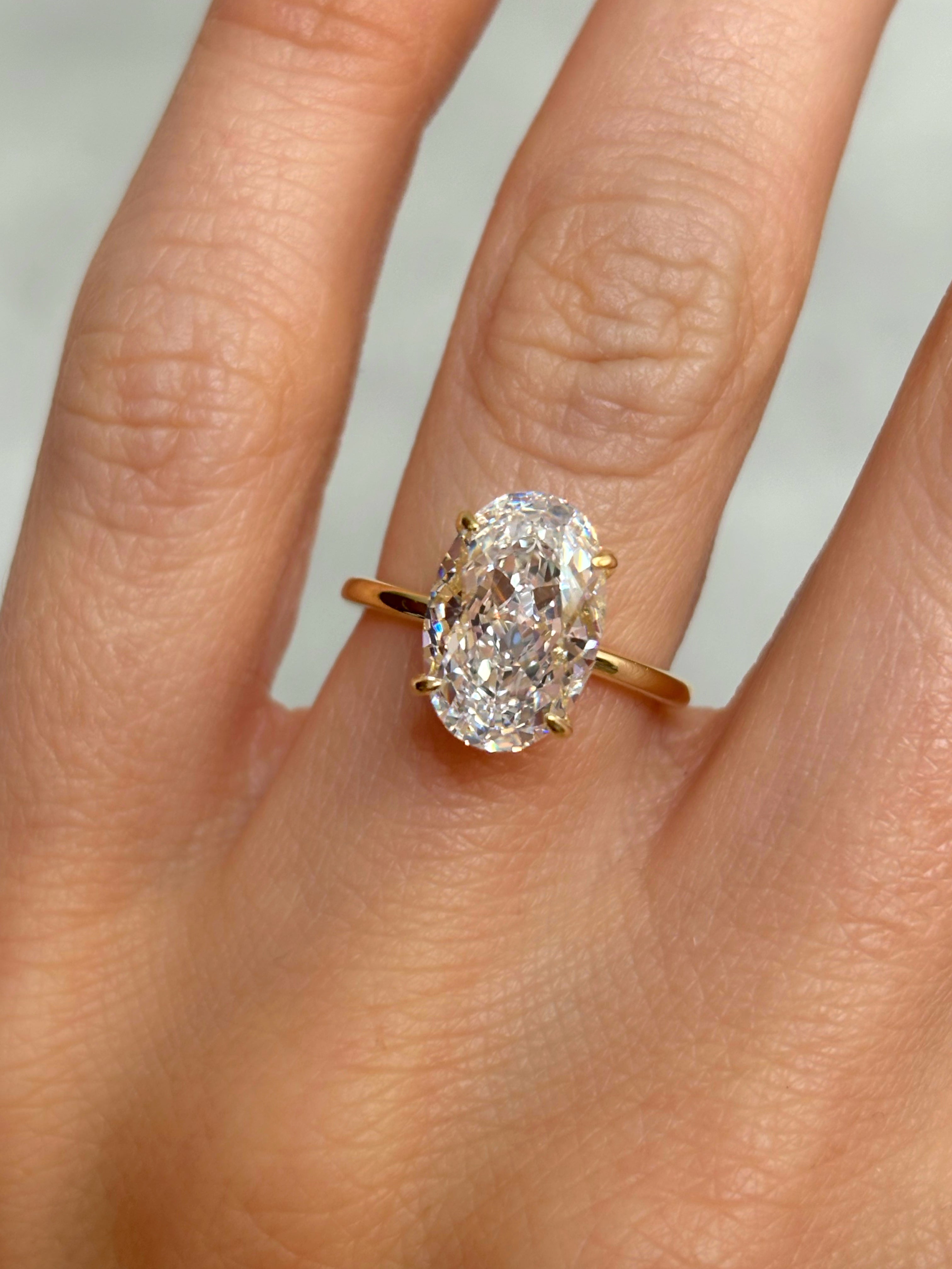 Crushed ice Oval stone ring