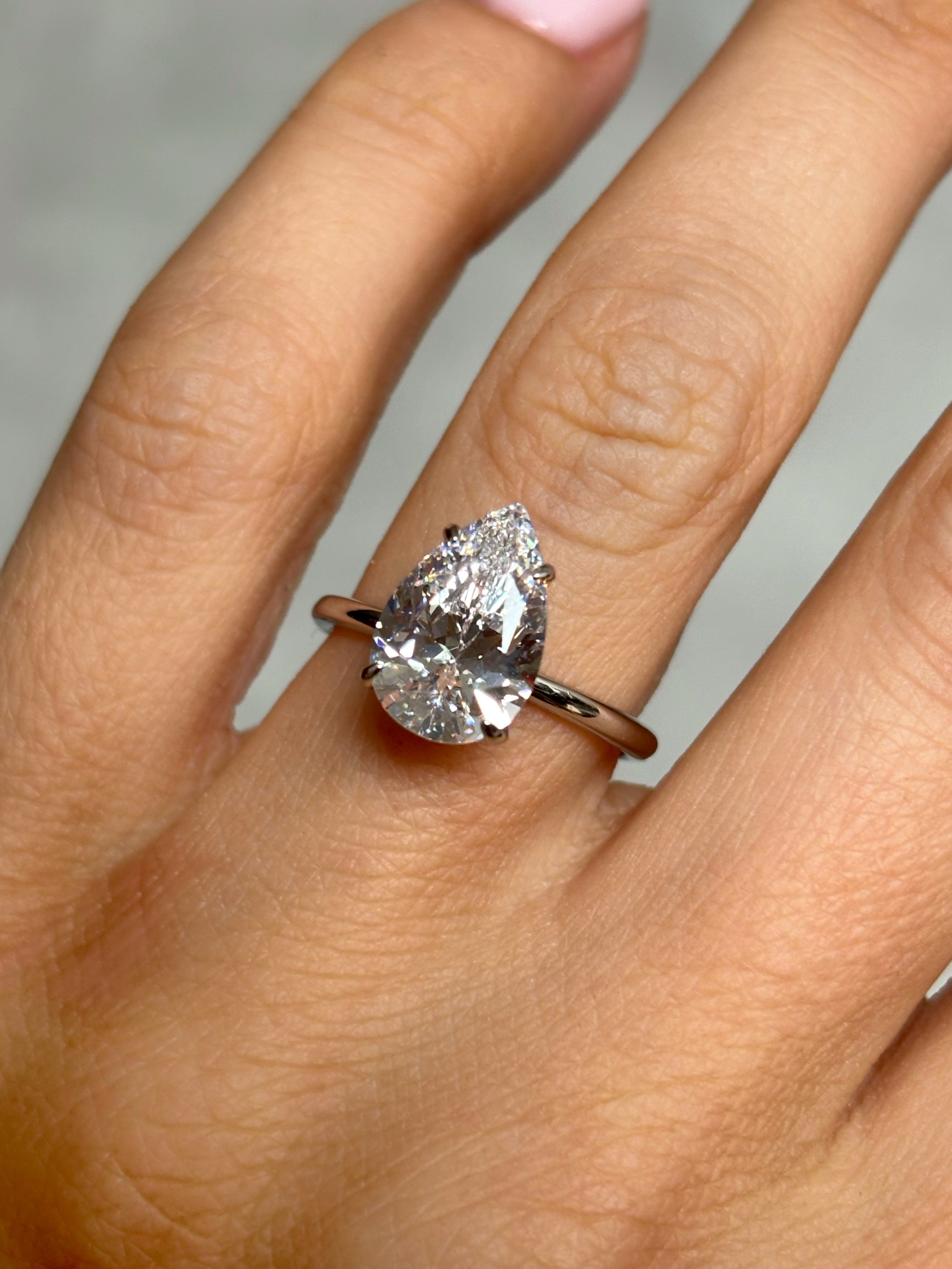 Pear stone ring