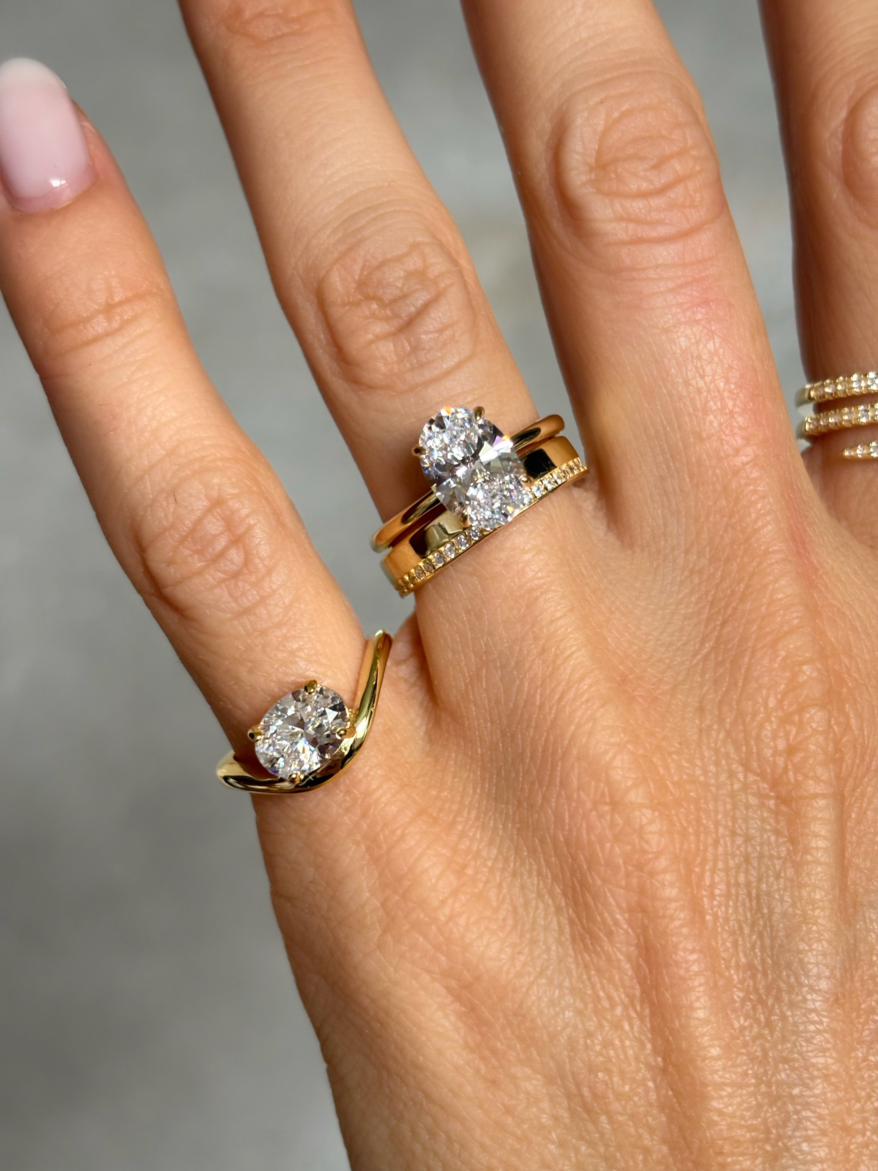 Curved Oval stone ring