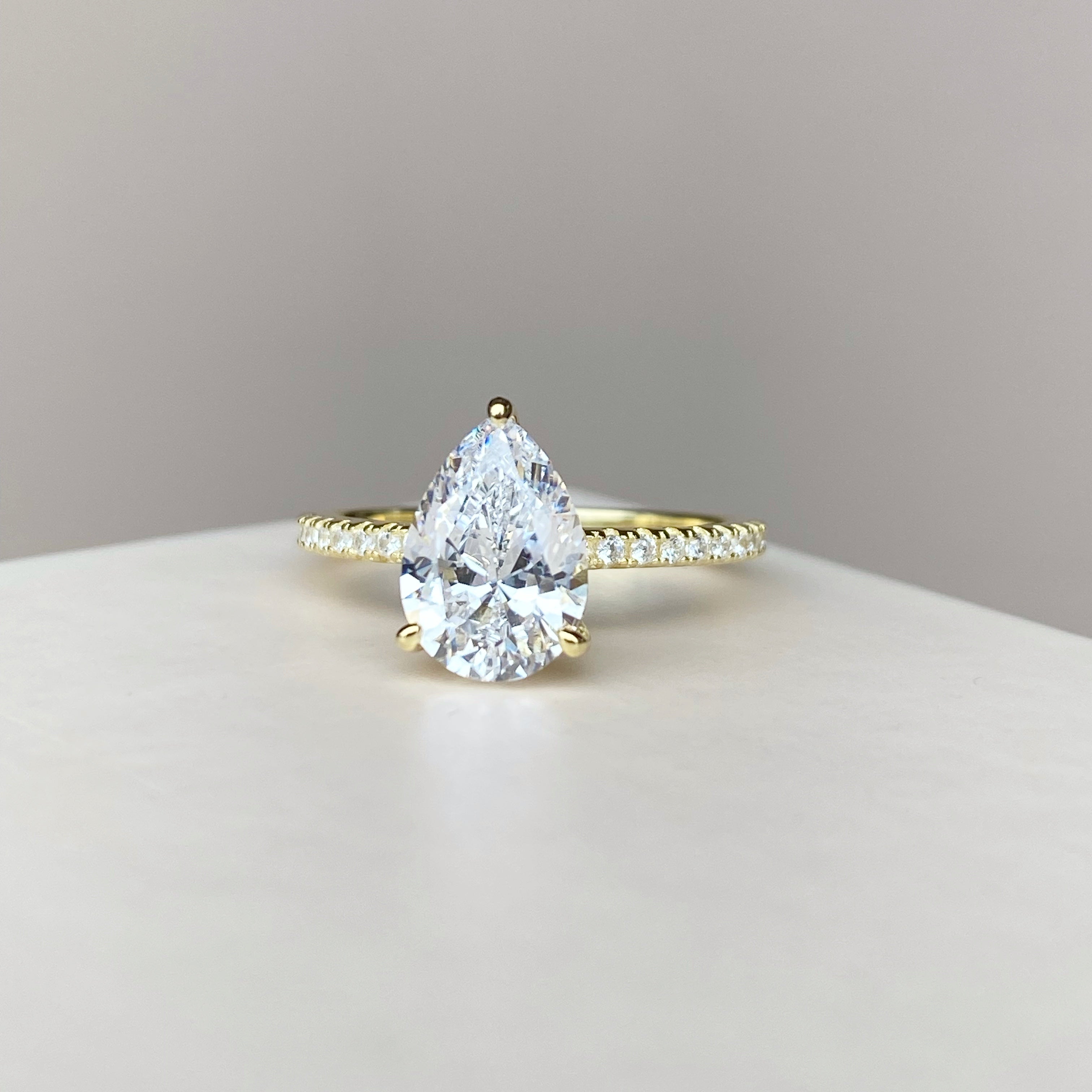 Pear stone ring