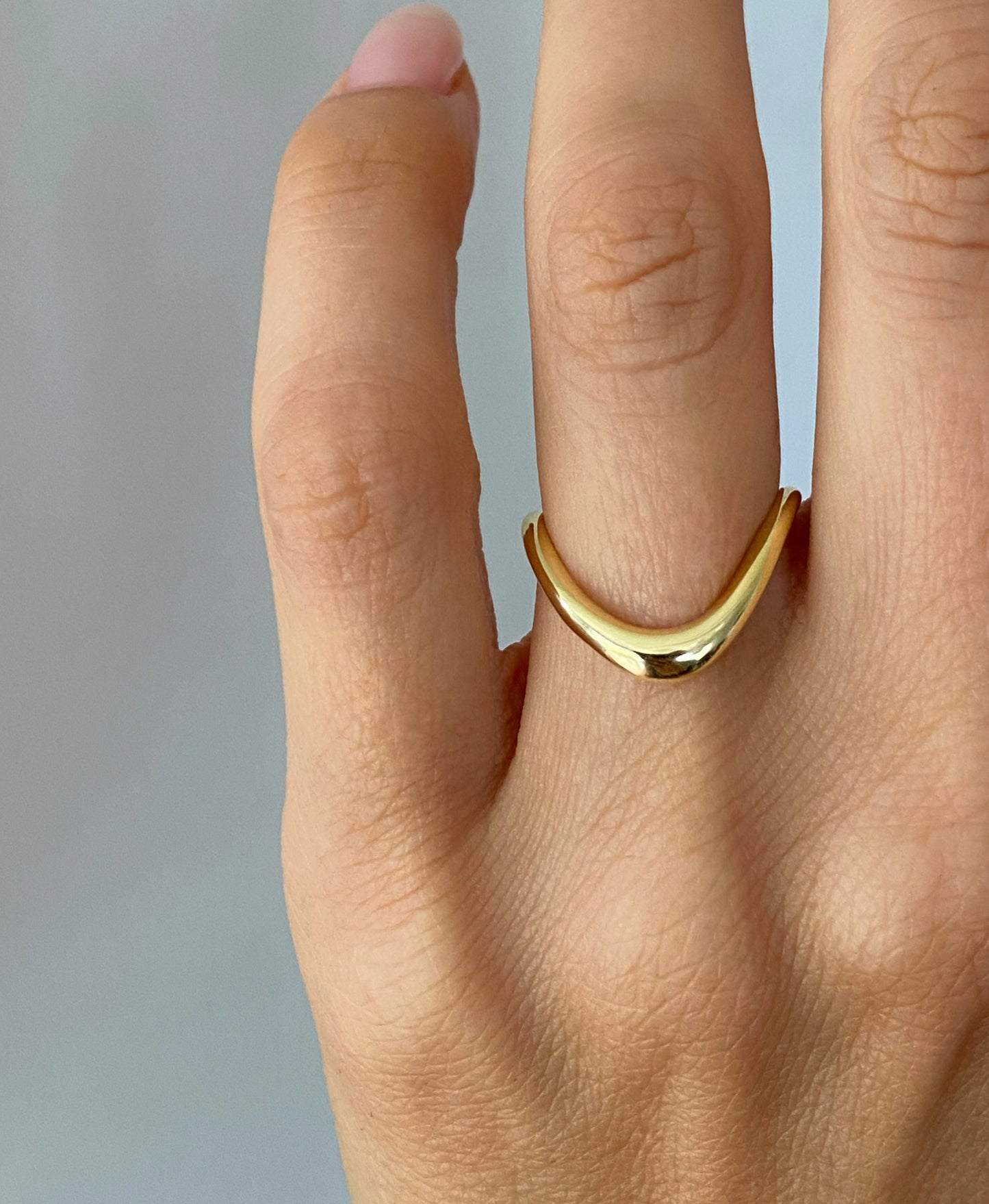 Melt curved ring